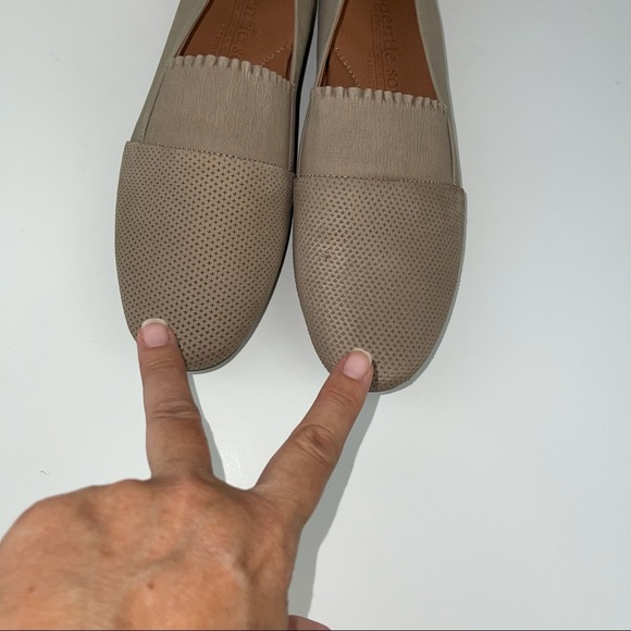 Gentle Souls Kenneth Cole Eugene Ruffle Leather Loafer 7 - Picture 11 of 11